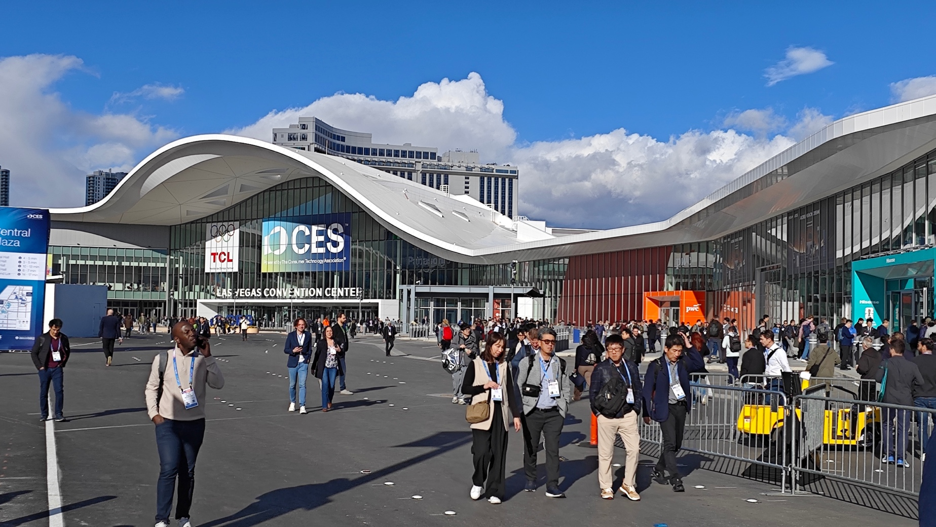 CES2026 ePaper Insight｜Large-size Color Photo Frame Becomes Mainstream, User Cases Expand Comprehensively