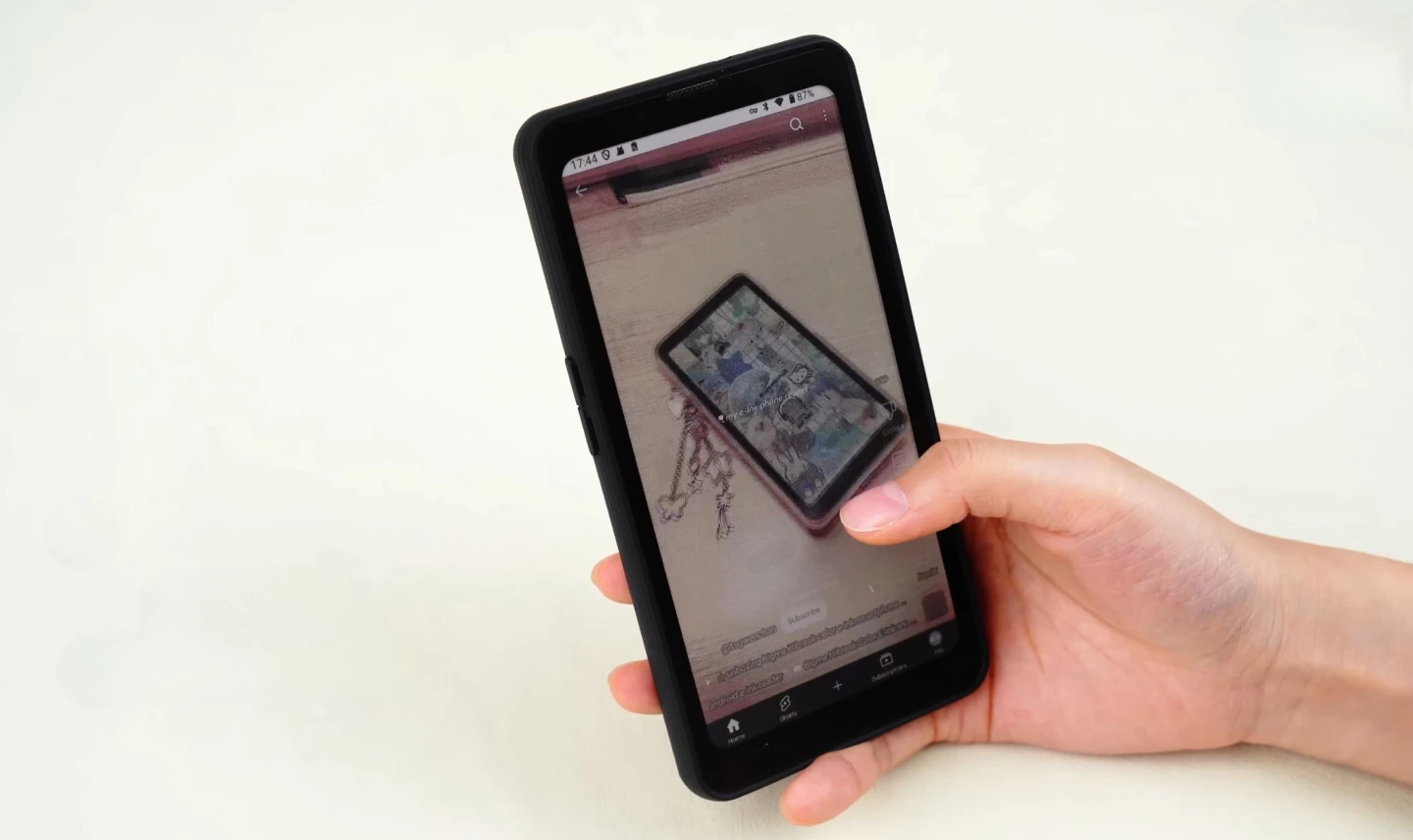 A 20-MP rear camera is included for document scans or grainy E Ink photos (though they will print out at full resolution)